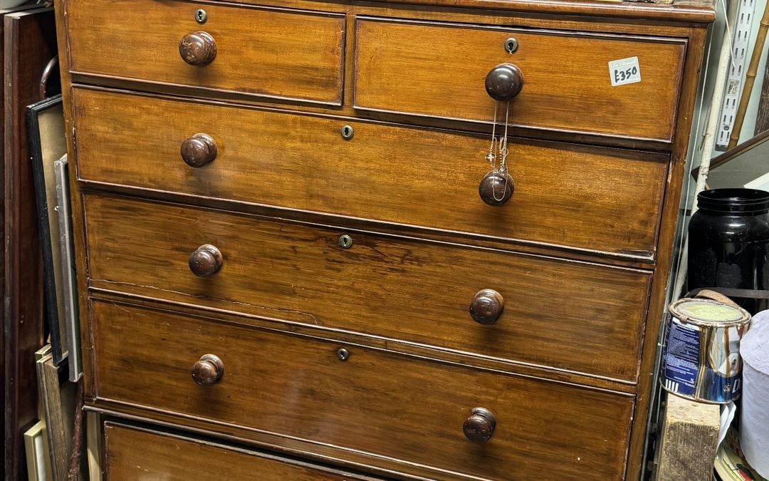 Victorian mahogany chest of drawers